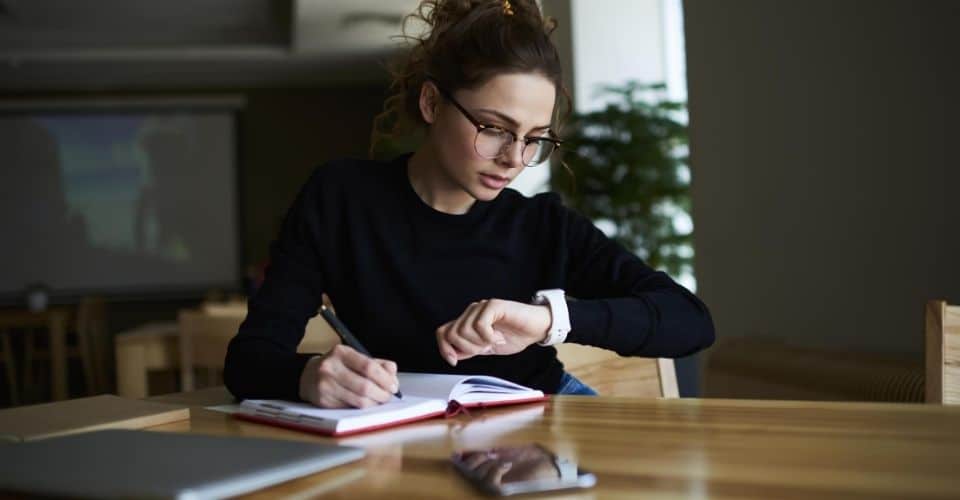 Waarom tijdmanagement niet werkt bij drukte